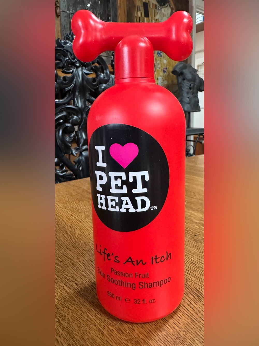 I ♥ PET HEAD Life's An Itch Passion Fruit Pet Shampoo - Red. 32 fl. oz.